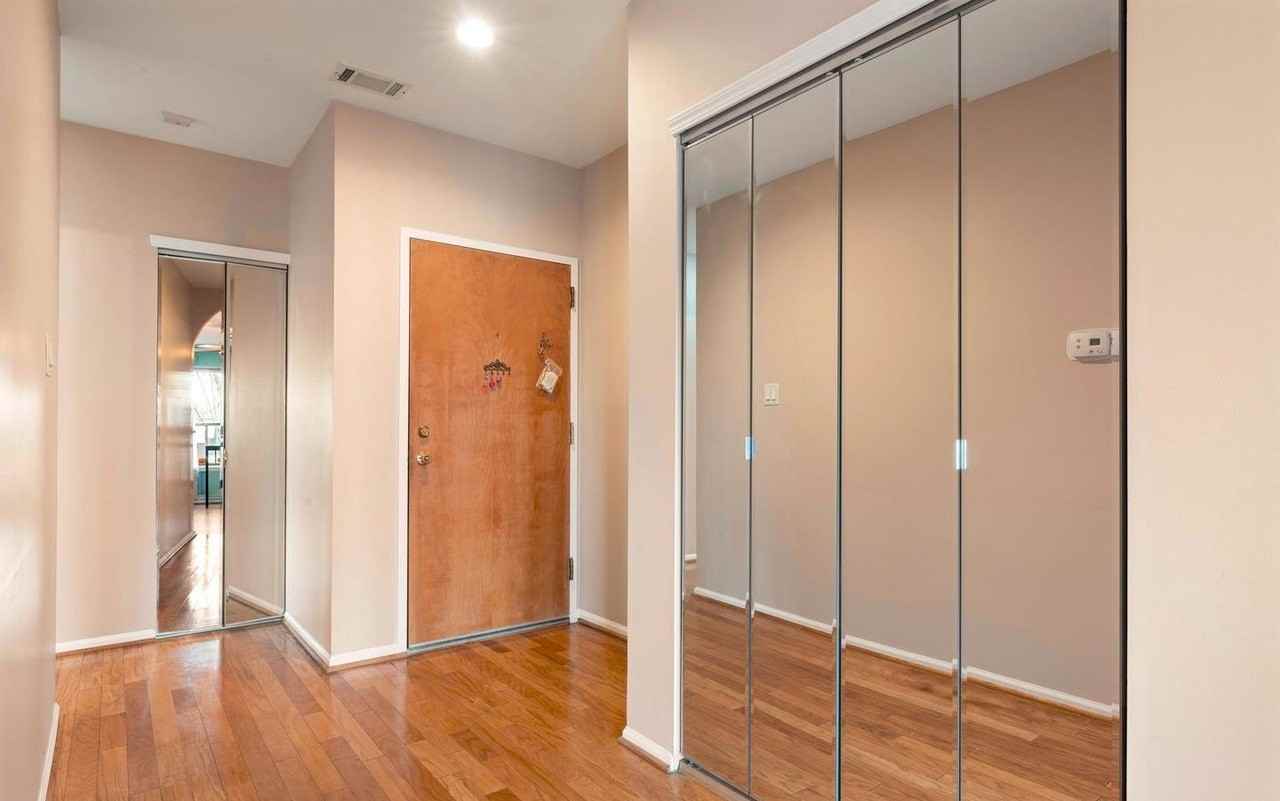301 Byberry Rd - Photo 4 of 26