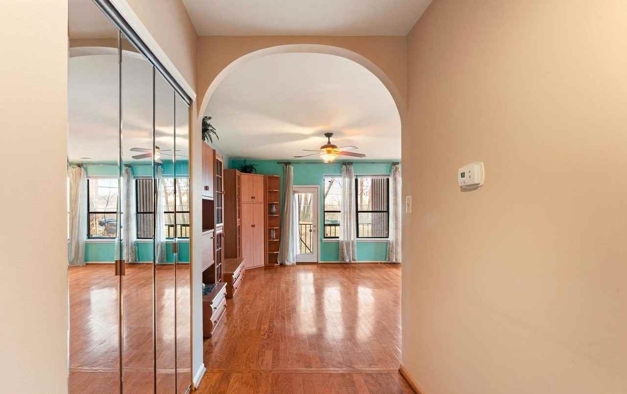 301 Byberry Rd - Photo 5 of 26