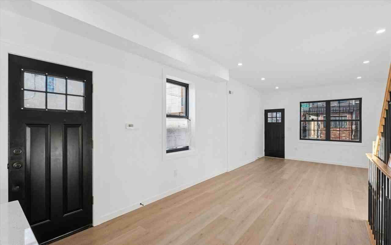 2539 Sepviva St - Photo 7 of 24