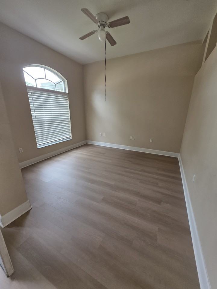5701 Brackenwood Dr - Photo 3 of 24