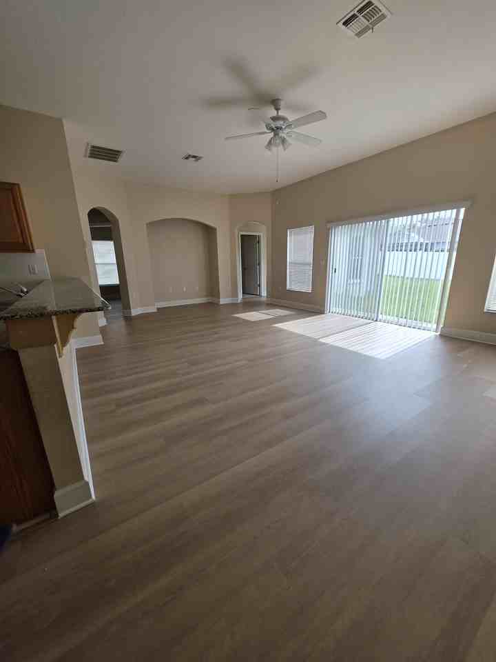 5701 Brackenwood Dr - Photo 5 of 24