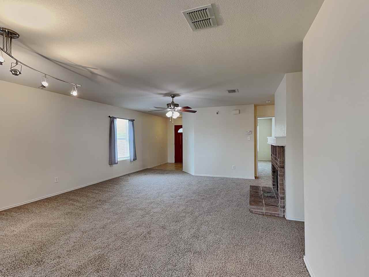 708 Moss Glen Trl - Photo 3 of 16