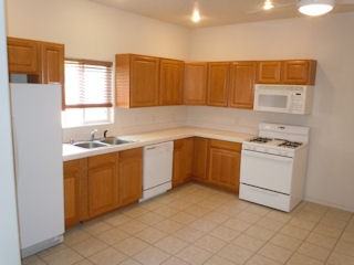 1907 Girard Blvd Ne - Photo 5 of 24