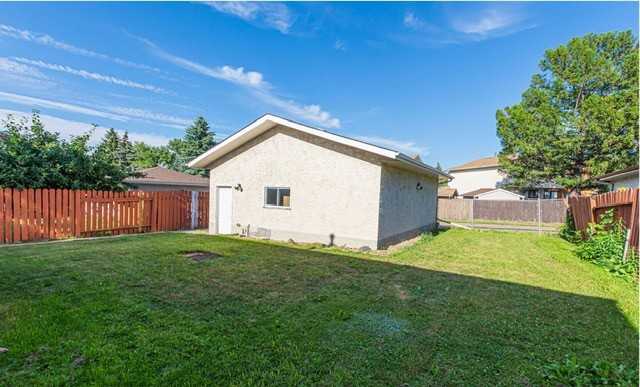 153 Woodvale Road West Nw - Photo 2 of 22