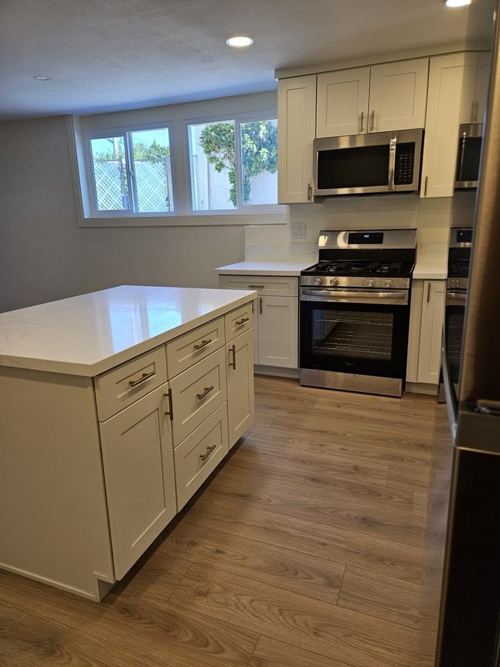 3657 Broadmoor Blvd - Adu/apartment #ADU - Photo 5 of 29