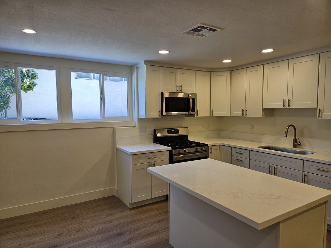 3657 Broadmoor Blvd - Adu/apartment #ADU - Photo 7 of 29