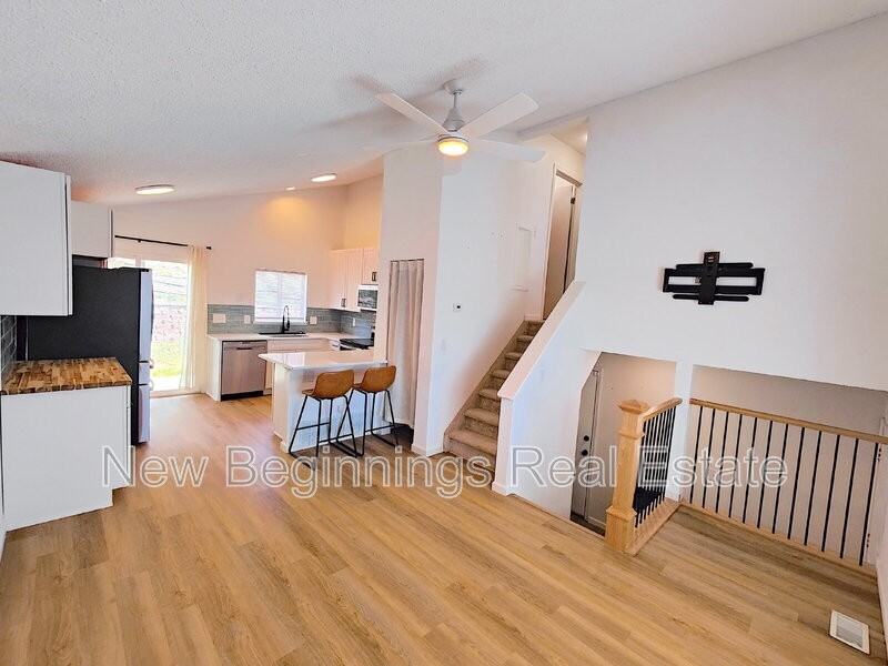 5560 Montgomery Ter - Photo 4 of 27