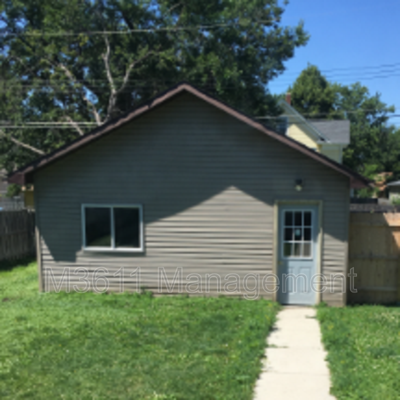 2820 S St - Photo 2 of 18