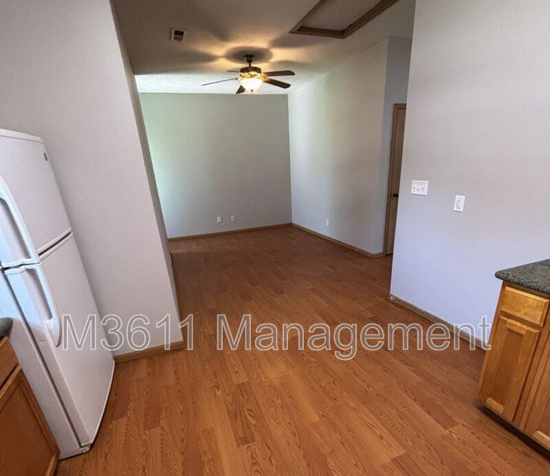 2820 S St - Photo 6 of 18