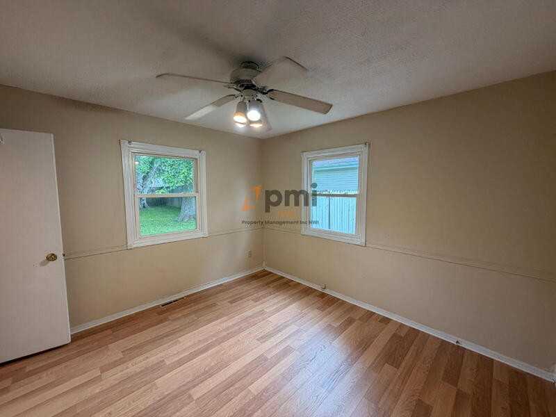 7726 Durbin St - Photo 5 of 17