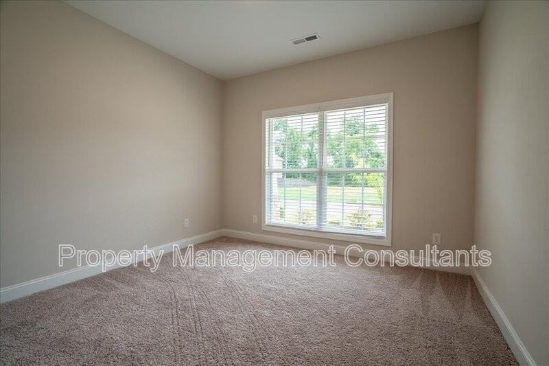 330 Creek Grove Ave - Photo 3 of 28