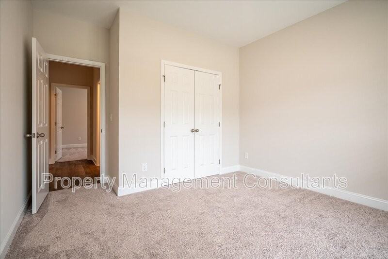 330 Creek Grove Ave - Photo 4 of 28