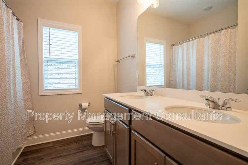 330 Creek Grove Ave - Photo 5 of 28