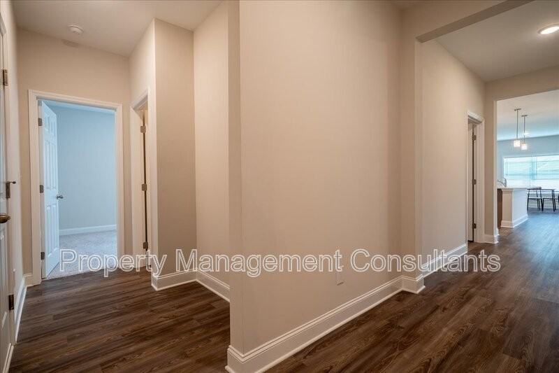 330 Creek Grove Ave - Photo 7 of 28