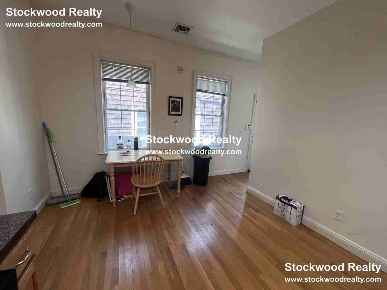 16 Gates St #1 - Photo 7 of 43