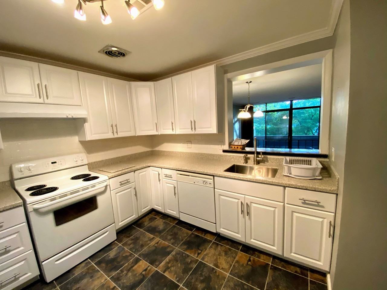 2226 S Quincy St #NA - Photo 6 of 20