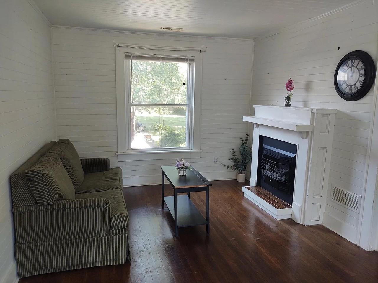 400 Wiley Ave #C - Photo 2 of 16