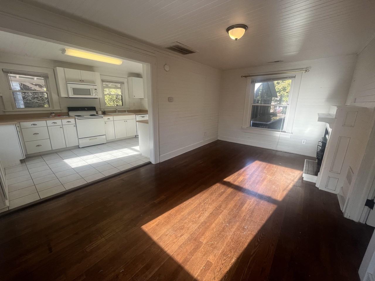 400 Wiley Ave #C - Photo 3 of 16