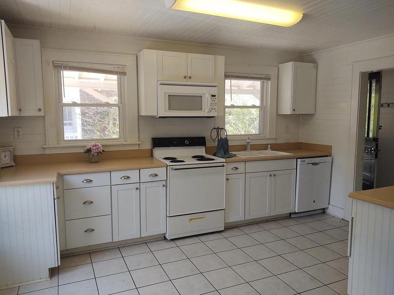 400 Wiley Ave #C - Photo 7 of 16
