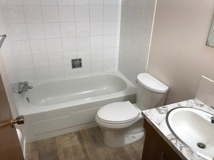 10505 70 Ave Nw - Photo 5 of 5