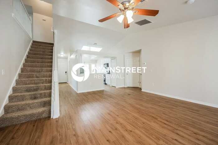 1202 Henry Ave - Photo 5 of 17