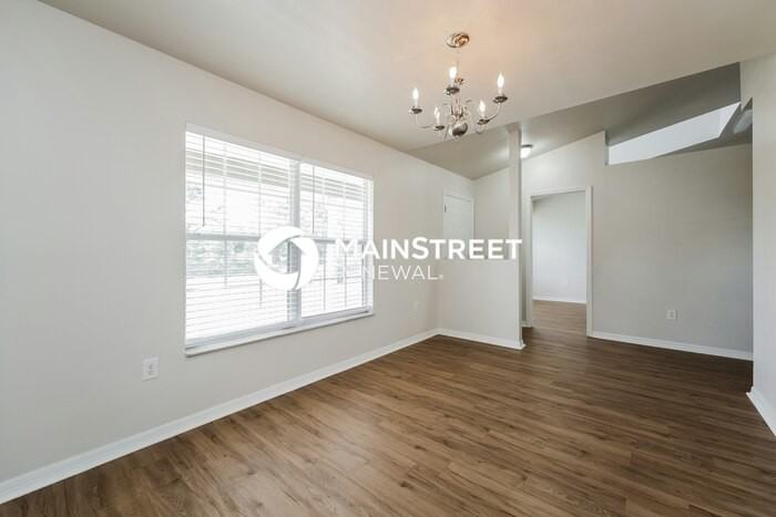1202 Henry Ave - Photo 6 of 17