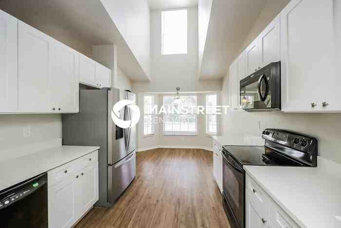 1202 Henry Ave - Photo 7 of 17