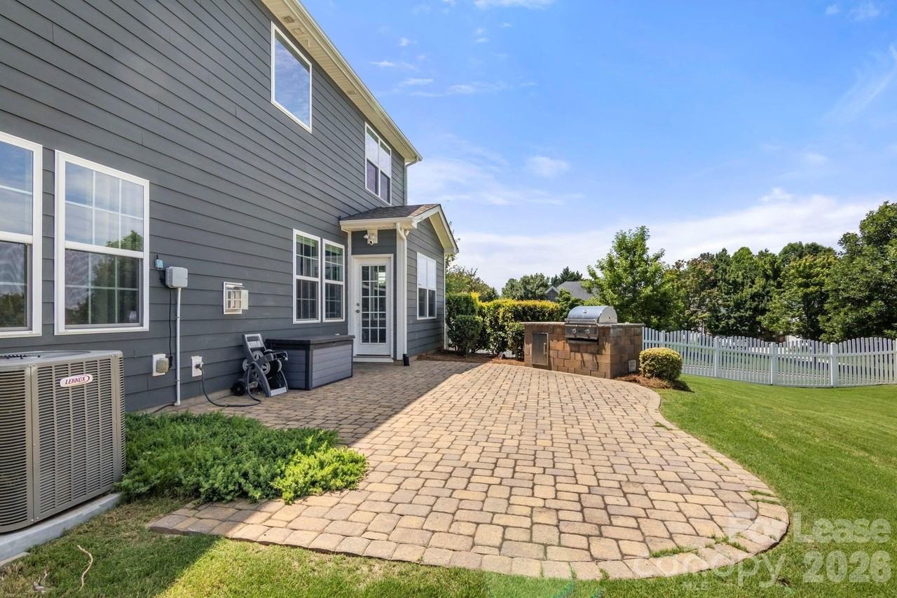 5009 Glenellen Way - Photo 2 of 44