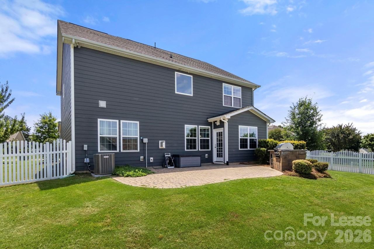 5009 Glenellen Way - Photo 4 of 44