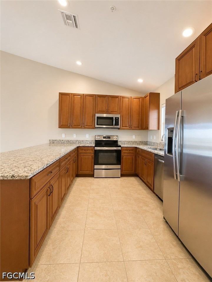 4109 Sw 8th Pl #201 - Photo 4 of 17