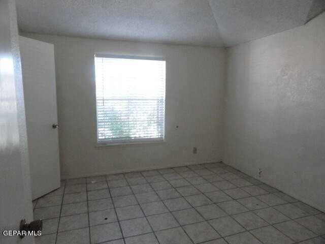 606 White Cliffs Dr #D - Photo 7 of 9