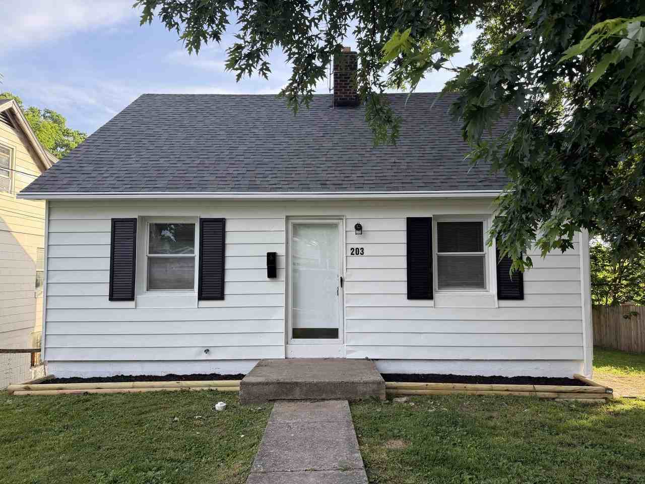203 Elm St - Photo 2 of 21