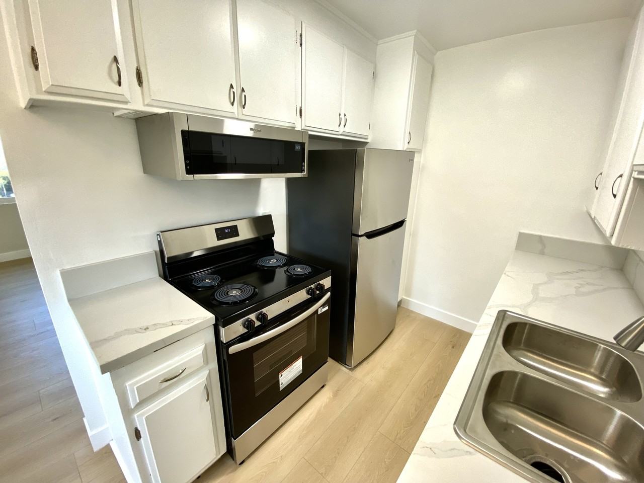 2147 Baxter Street - Photo 7 of 15