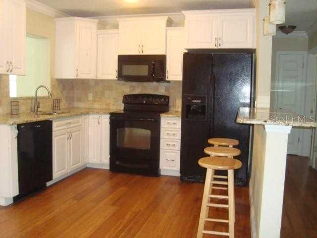 2234 Rose Ln - Photo 5 of 21
