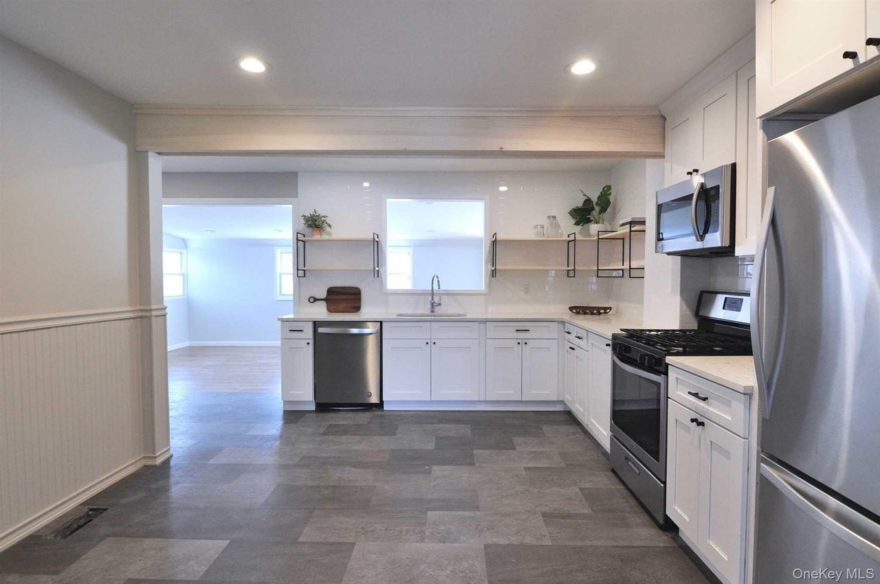 135 N Walnut St - Photo 5 of 13