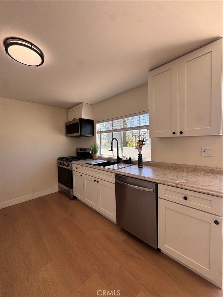 1734 Prospect Ave #B - Photo 7 of 21