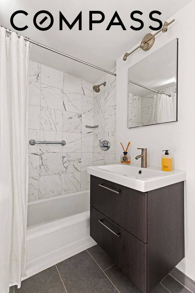 401 E 65th St #11HI - Photo 5 of 9