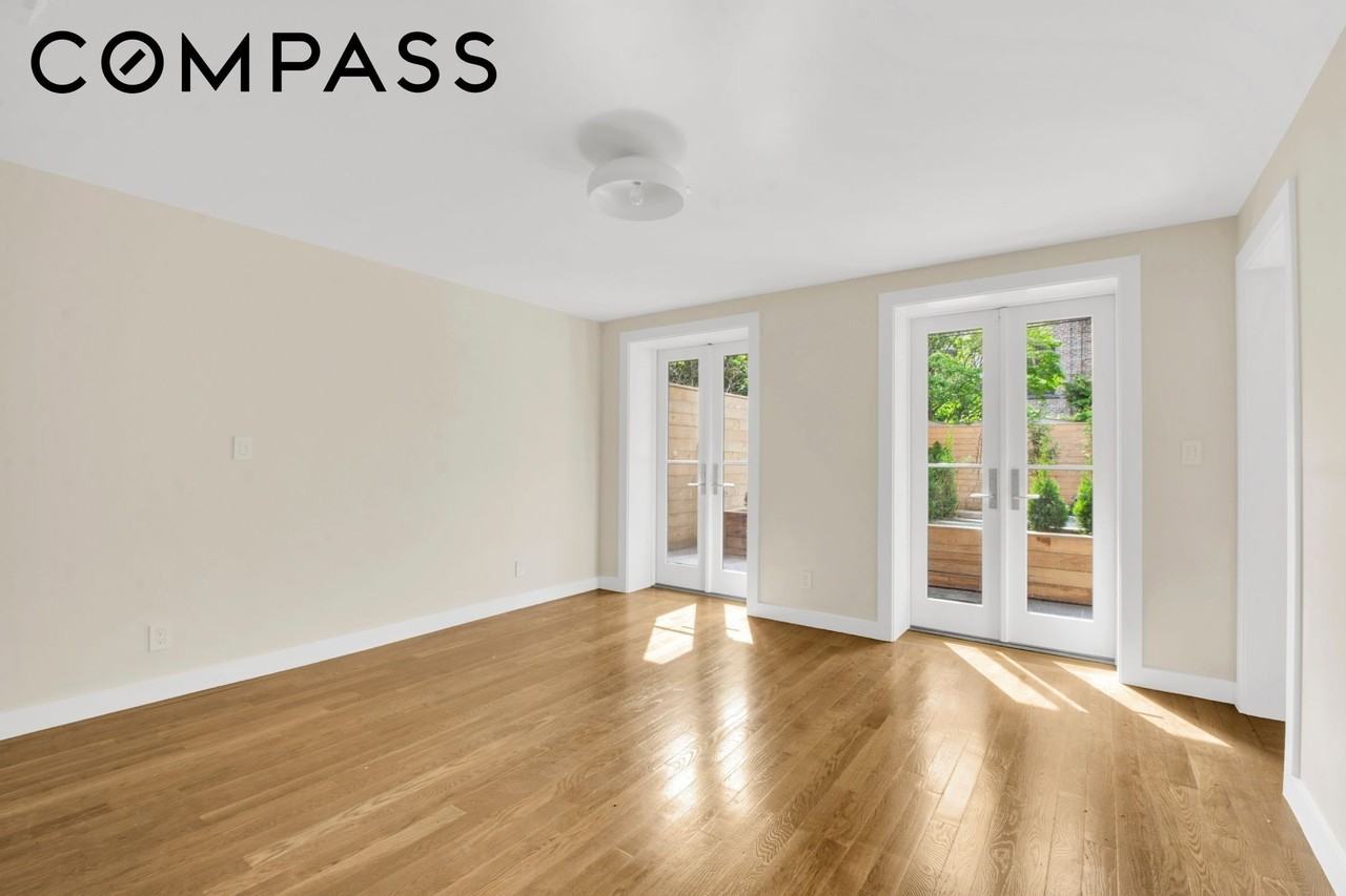 466 Henry St #1 - Photo 5 of 10