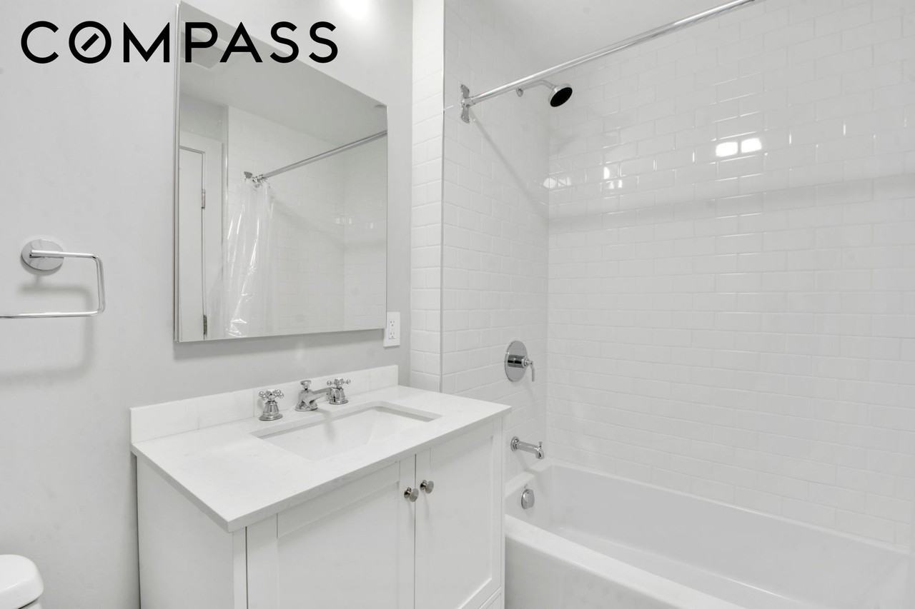 466 Henry St #1 - Photo 6 of 10