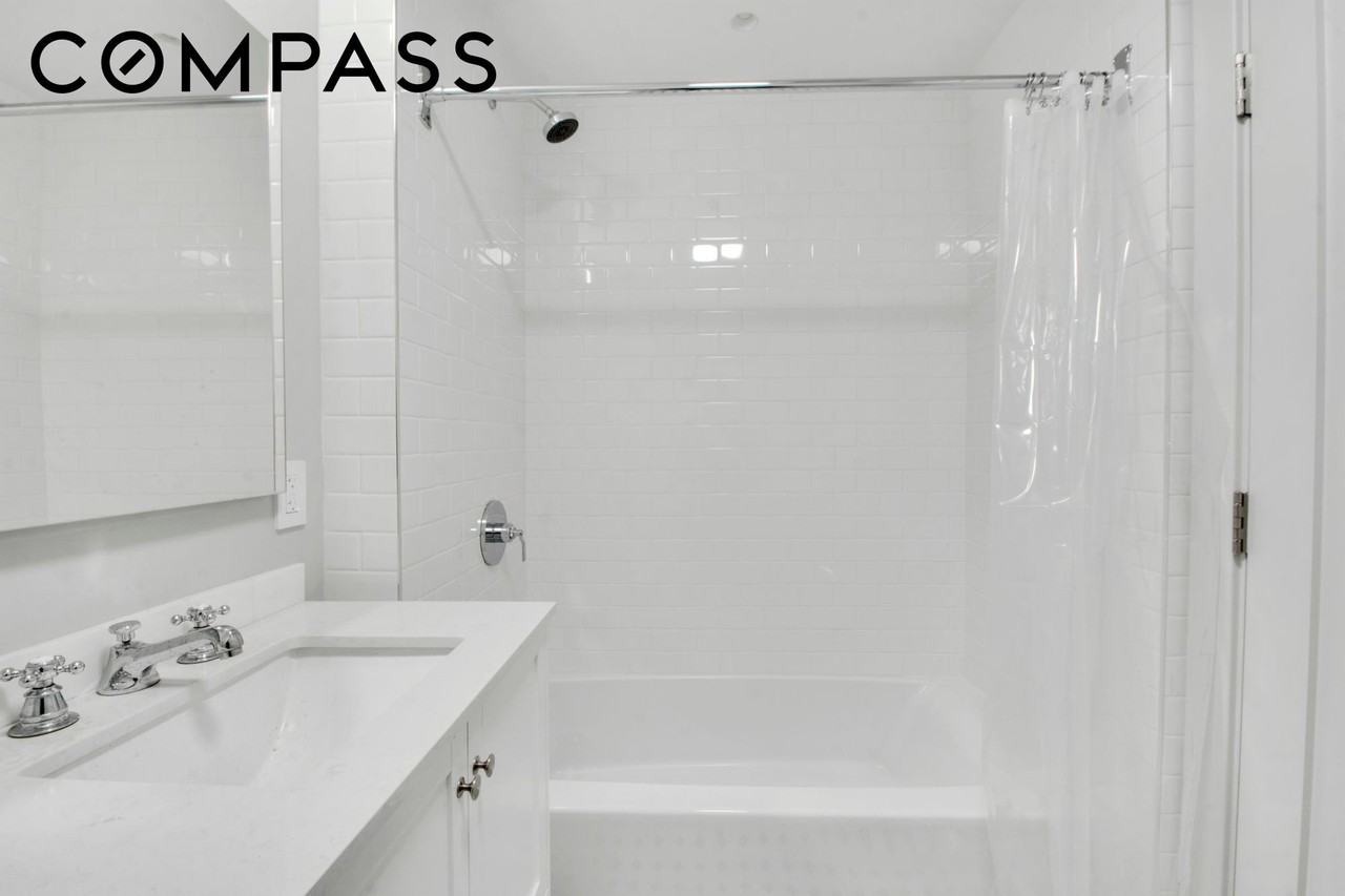 466 Henry St #1 - Photo 7 of 10