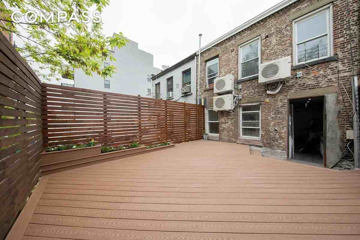 586 5th Ave #2 - Photo 5 of 11