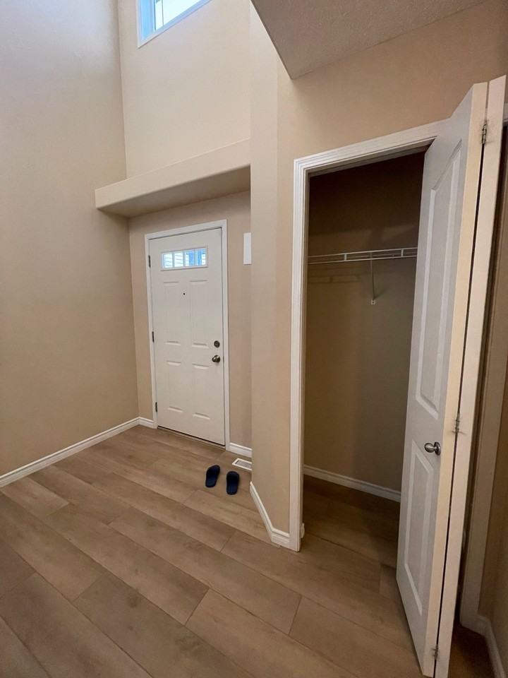 1131 113 St Sw - Photo 2 of 45