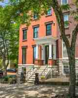 featured image of 96 Bowen St #3