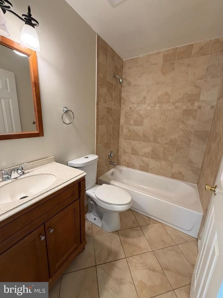 1746 Countrywood Ct - Photo 2 of 11