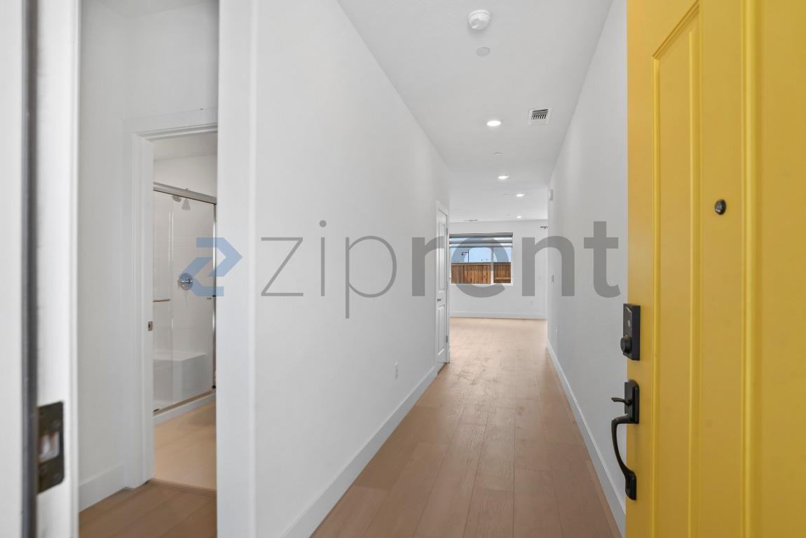 4638 Strandberg Ave - Photo 5 of 36