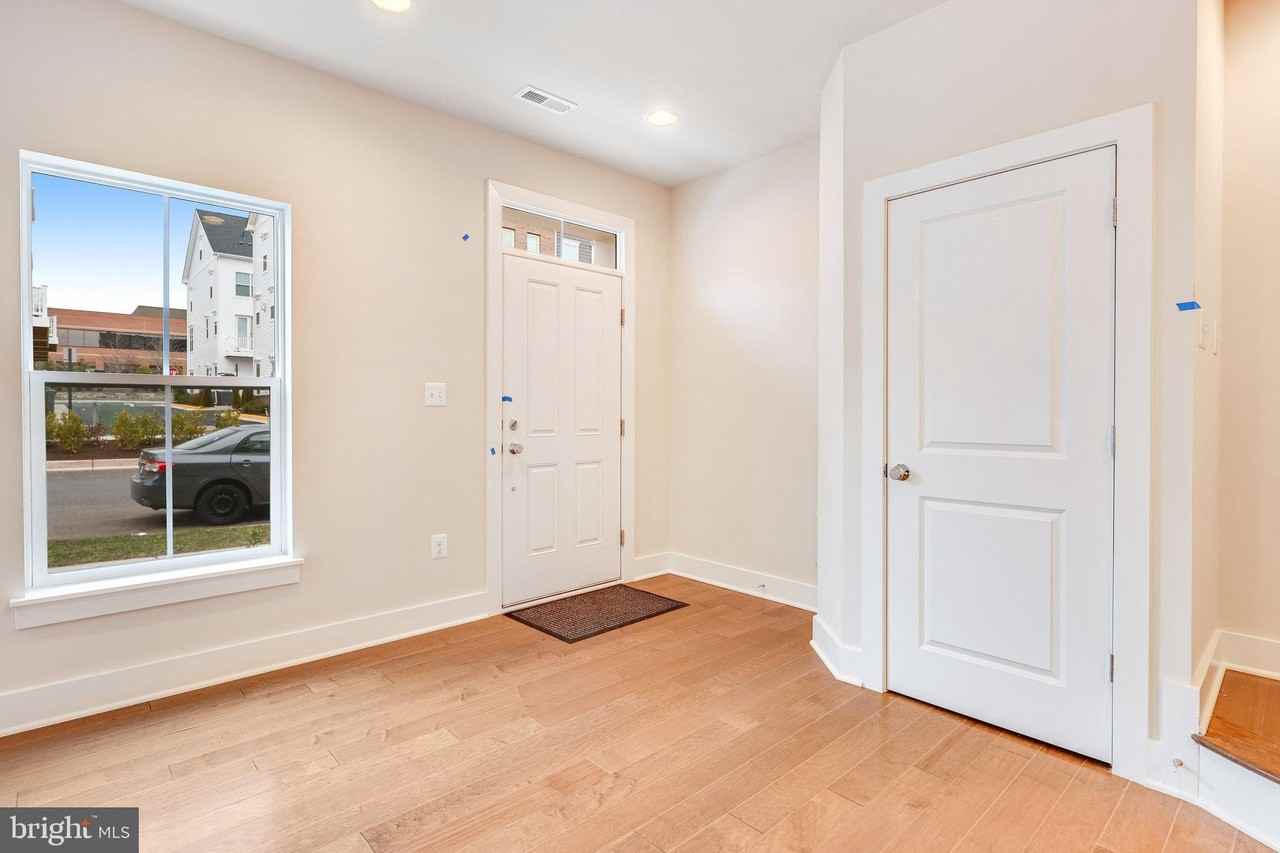 14813 Retreat Blvd - Photo 4 of 45