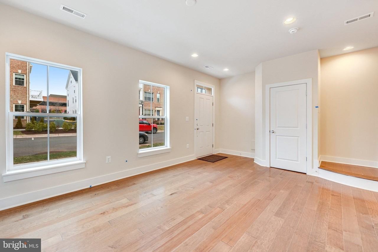 14813 Retreat Blvd - Photo 7 of 45