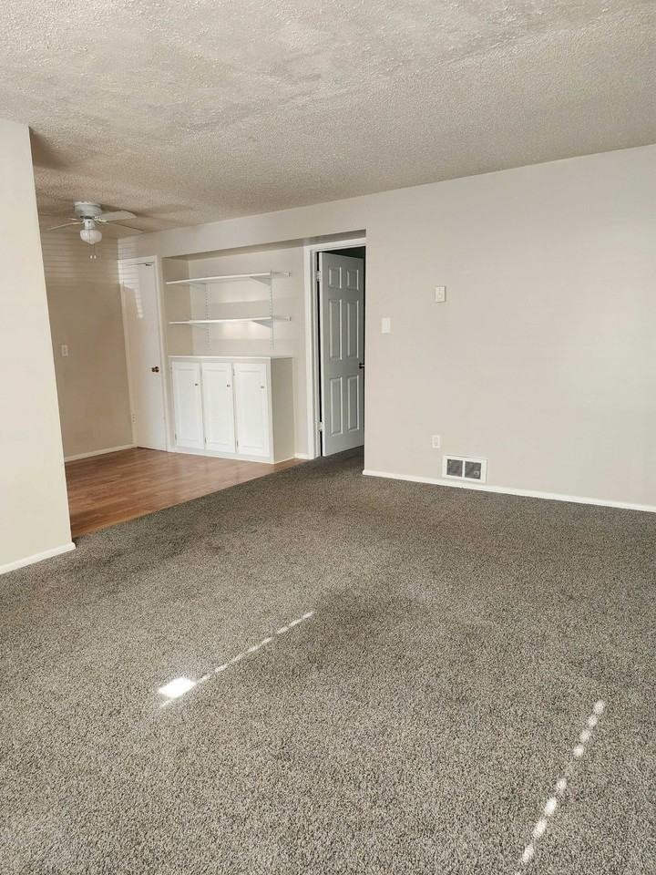 1125 E Ramona Ave #8 - Photo 4 of 13