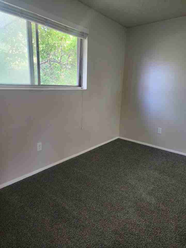 1125 E Ramona Ave #8 - Photo 7 of 13