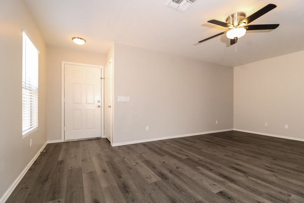 12637 W Bloomfield Rd - Photo 3 of 15